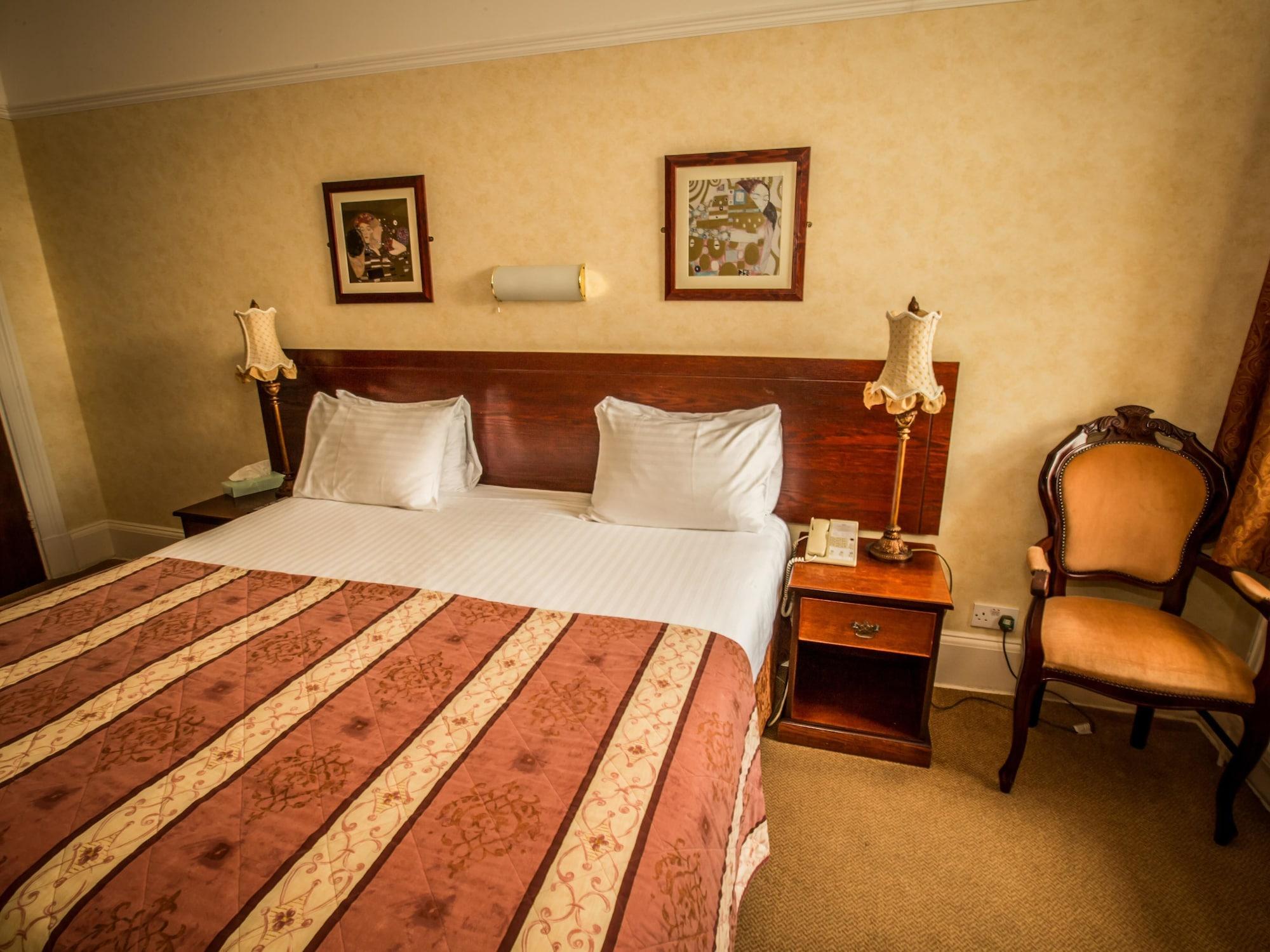 The Queens Hotel Portsmouth Esterno foto