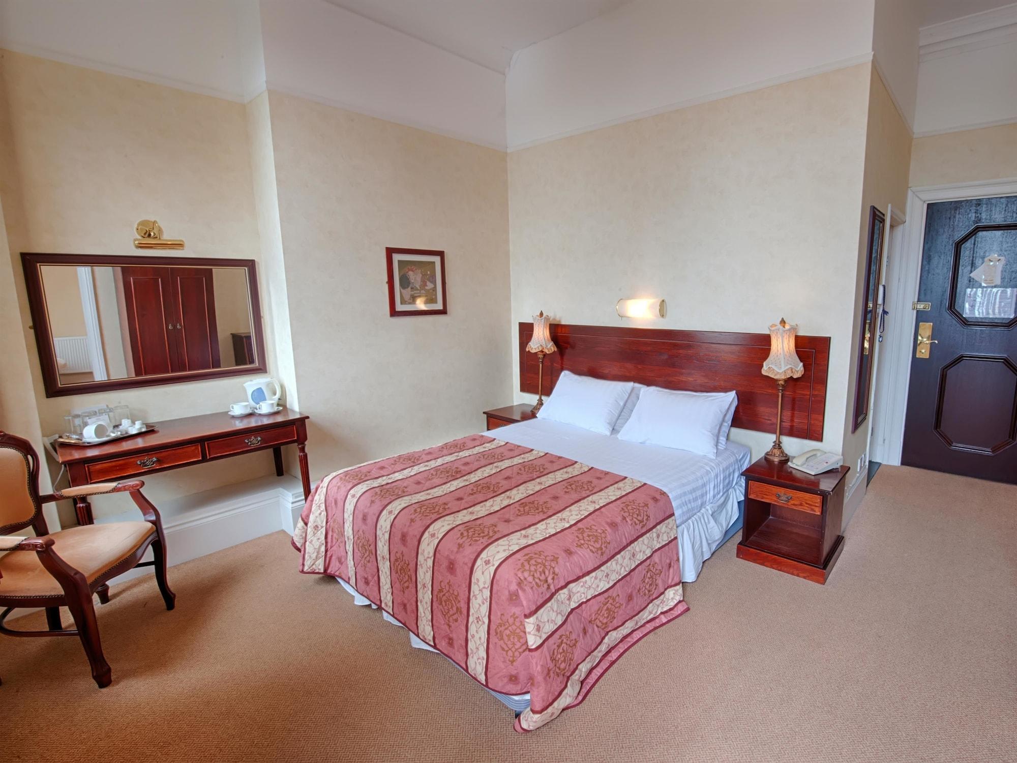The Queens Hotel Portsmouth Esterno foto