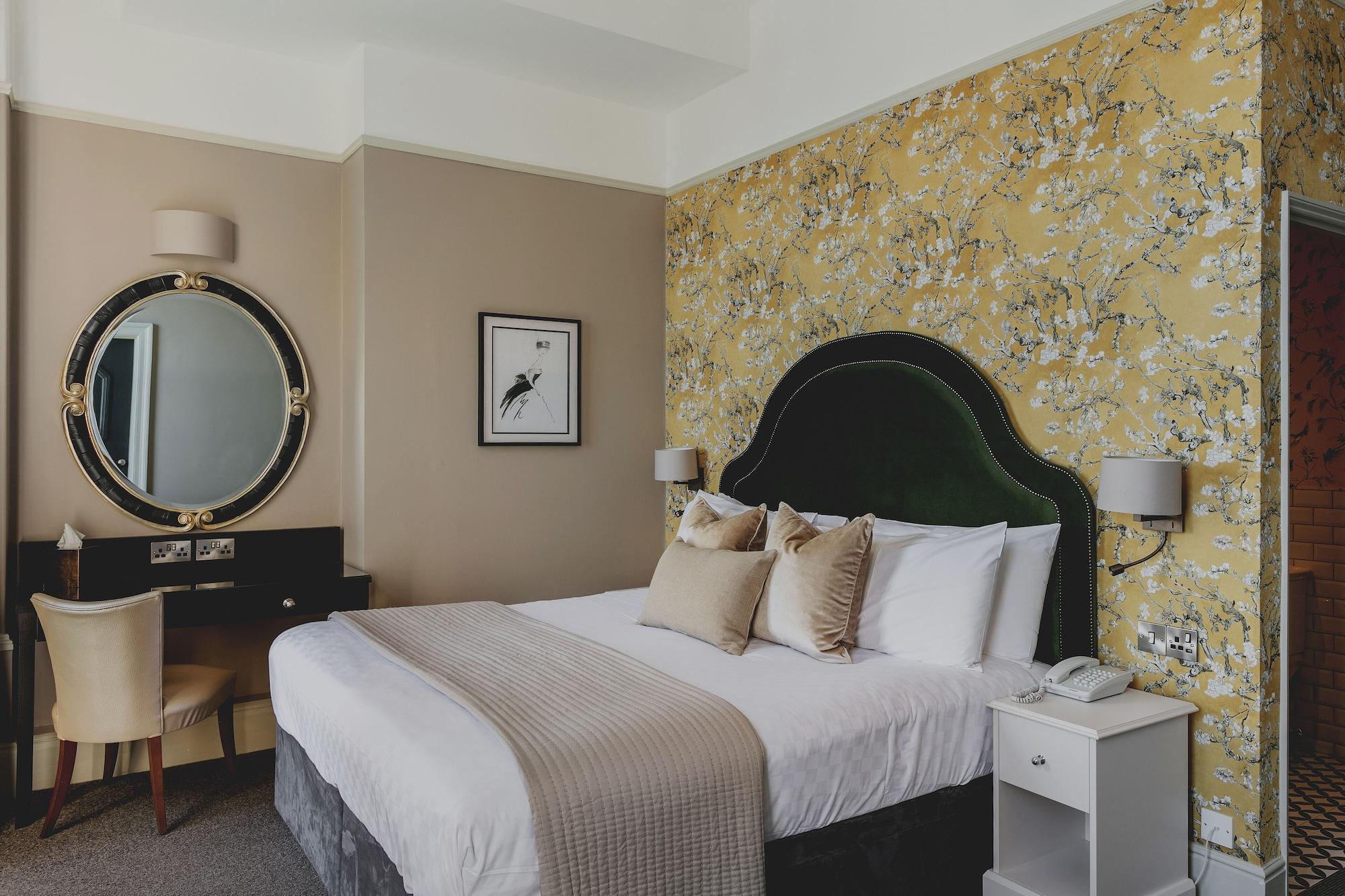 The Queens Hotel Portsmouth Esterno foto