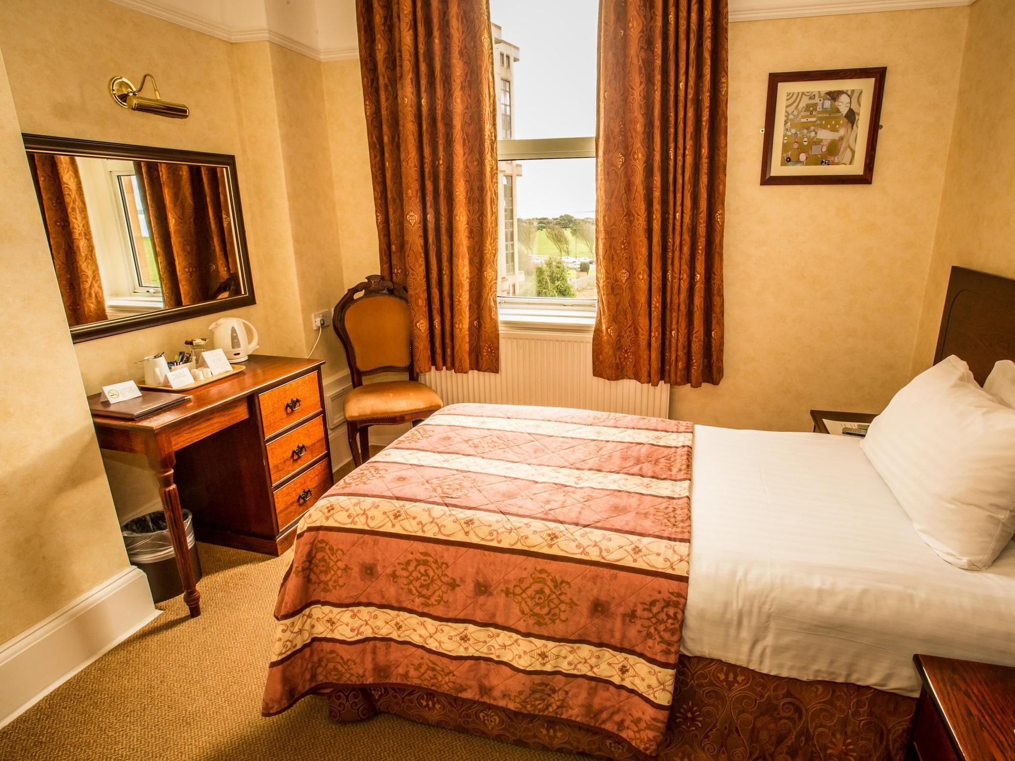 The Queens Hotel Portsmouth Esterno foto