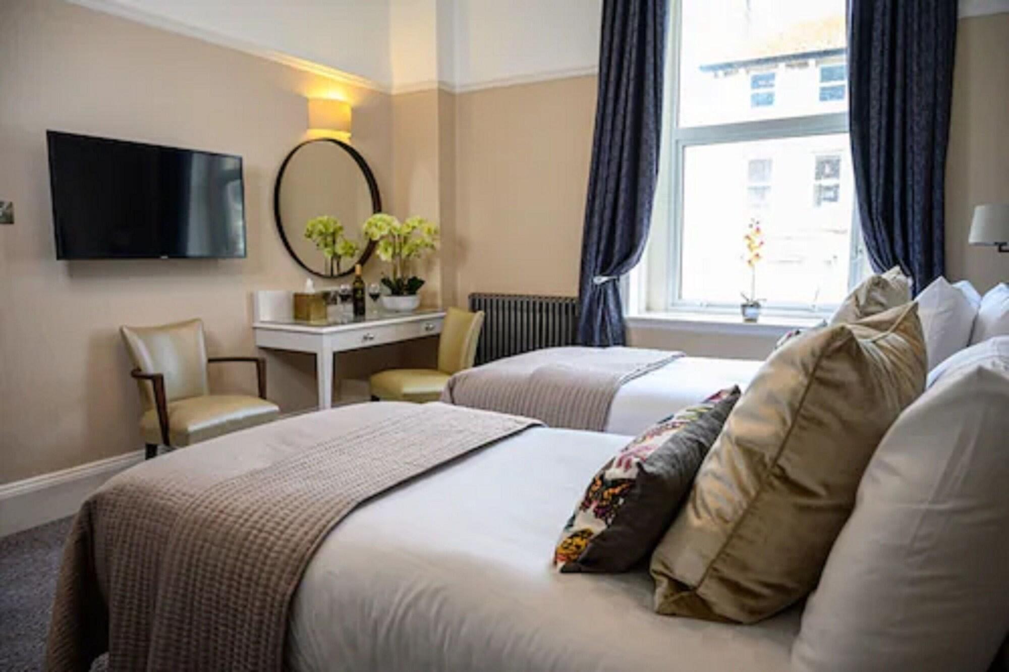 The Queens Hotel Portsmouth Esterno foto